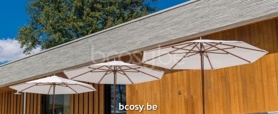 TUUCI Parasols droits à mât central en aluminium.