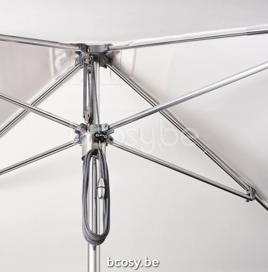 TUUCI Parasols droits à mât central en aluminium.