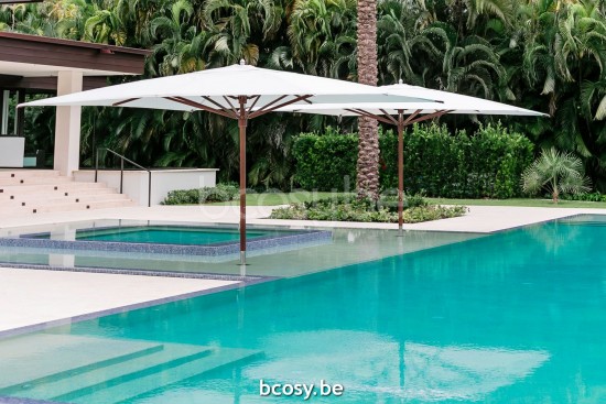 TUUCI vrijstaande zwevende aluminium parasols.