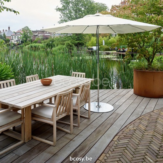 TUUCI Parasols droits à mât central en aluminium.