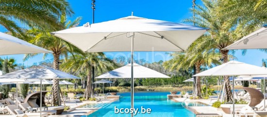 TUUCI Parasols droits à mât central en aluminium.