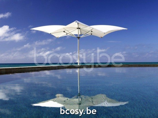 TUUCI Parasols droits à mât central en aluminium.