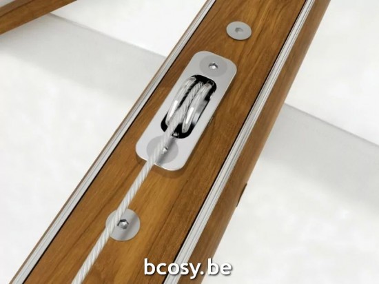 TUUCI Parasols droits à mât central en bois.