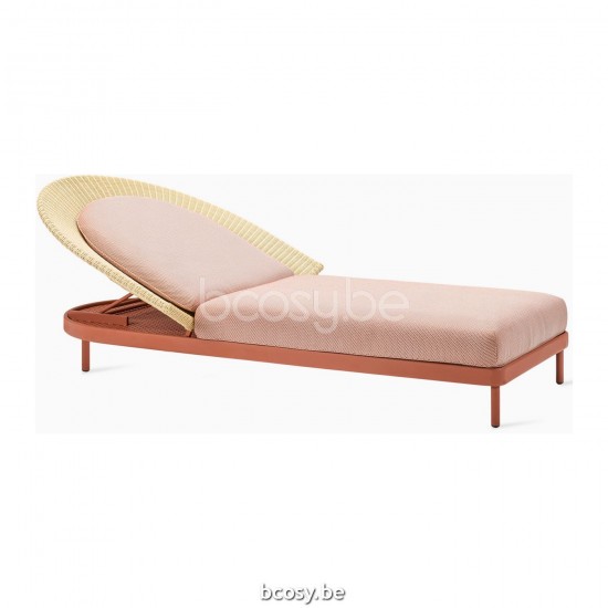 Vincent Sheppard Vincent Sheppard Wicked Sunlounger Terracotta Aluminium frame Natural Wicker Polyethylene.