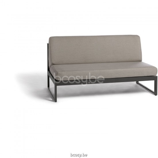 Diphano Landscape Modular großer Mittelsitz mit Teakholzarmlehne Aluminium Lava Gestell Stoff All Weather Brown Mêlé Armlehne.