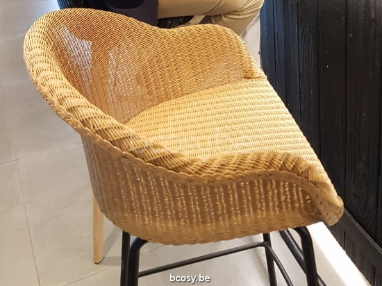 Vincent Sheppard Edgard Barkruk Zwart Gepoedercoat Stalen A frame Old Lace Wicker Polyethyleen.