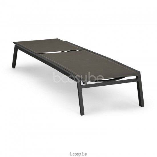 Diphano Selecta Ligbed Aluminium Lava Frame Stof enkele laag Batyline Cafe.