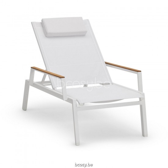 Diphano Selecta Stackable beach chair with wheels with teak arms Aluminium White Frame single layer Batyline White Fabric Arm.