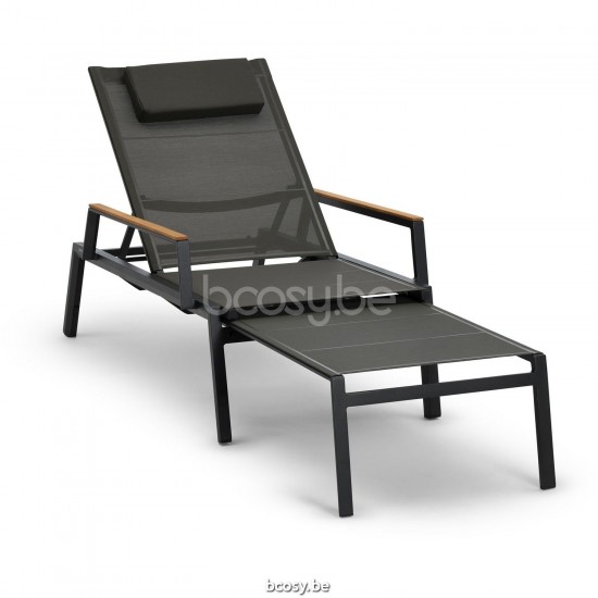 Diphano Selecta Stapelbare ligstoel met wielen met teak armsteun Aluminium Lava Frame Stof enkele laag Batyline Cafe Armleuni.