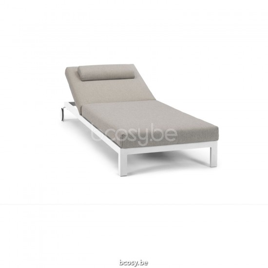 Diphano Cubic Stapelbare ligstoel met wielen Aluminium Wit Frame.