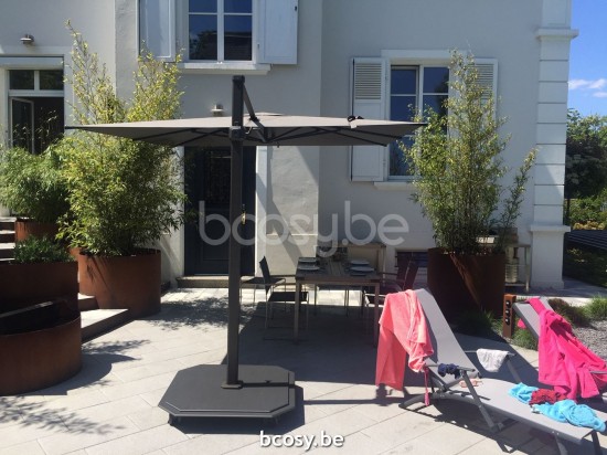 Jardinico JCP301 300x300 Parasol Deporté Mât Noir Toile Umber Sunbrella Plus Marine.