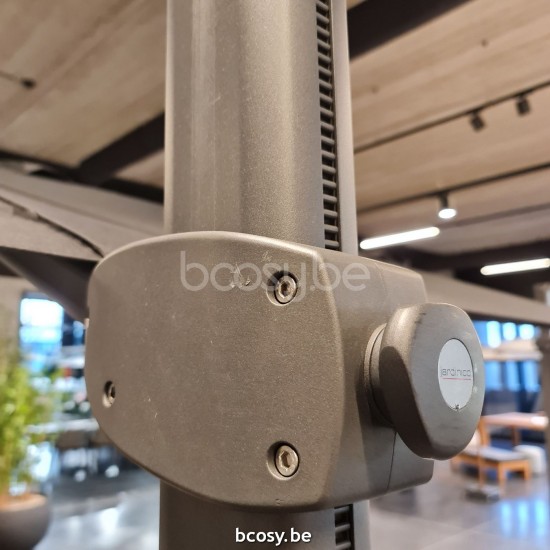 Jardinico LIMA Cantilever free pole Umbrellas sunshades.