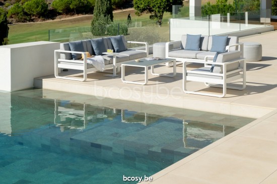 Jati Kebon Reno Sofa 3-zits Wit mat aluminium.