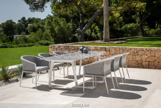 Jati&Kebon Fortuna Rope Tuinarmstoelen Wit mat aluminium Lichtgrijs melange.