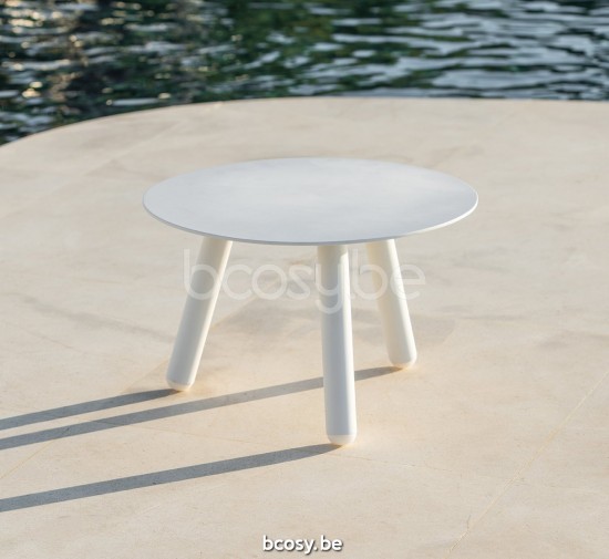 Jati&Kebon Skate Alu tuinsalontafels bijzettafels koffietafels voor buiten terras Wit mat aluminium.