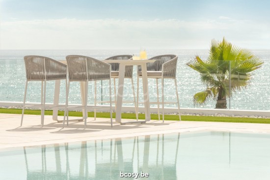 Jati Kebon Fortuna Rope Tabouret de bar avec accoudoirs Sunbrella natte grey chine nat 10022 quick dry foam Aluminium blanc m.