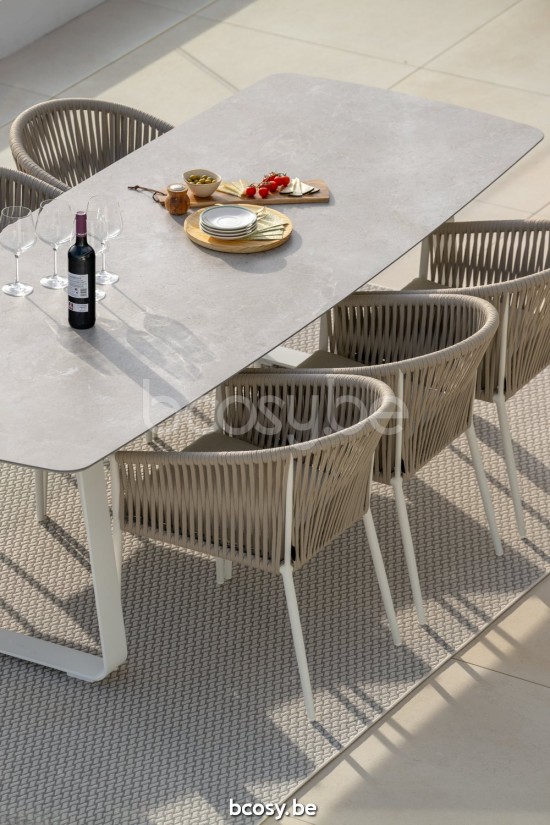 Gescova Gabon Gartenstuhl mit Armlehnen.