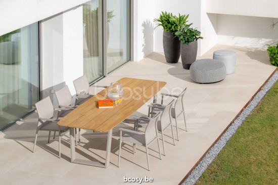 Jati&Kebon Loya opvouwbare tuinstoelen buitenstoelen stapelbaar in aluminium Zandkleur.