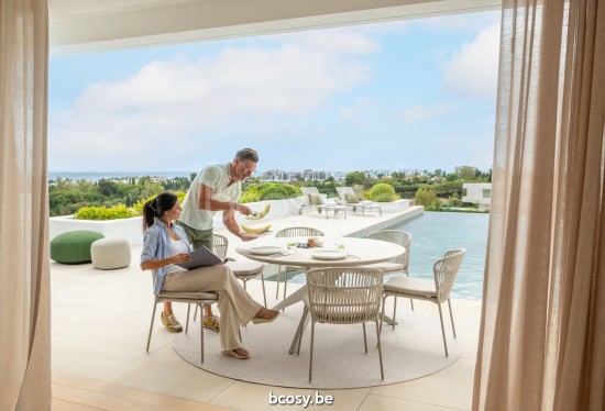 Jati Kebon Lima Stapelbarer Sessel Ohne kissen Sandmattes Aluminium Schnur Leinen.