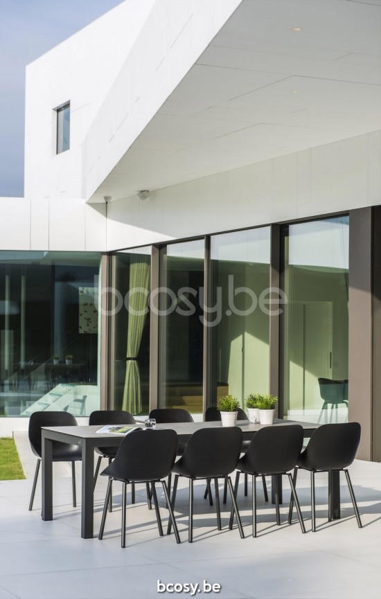 Jati Kebon Danli Tuintafel Zwart mat aluminium Tafelblad Keramisch Black marble.