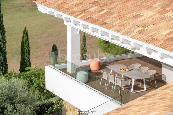 Jati&Kebon Elko tables de repas jardin et allonge en céramique Aluminium blanc mat.