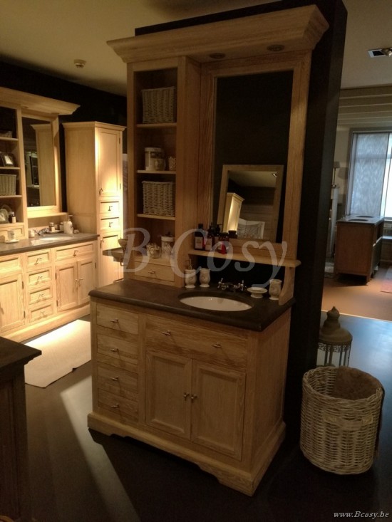 COTTAGE COUNTRY MEUBLE DE SALLE DE BAIN EN CHÊNE RUSTIQUE AVEC ARMOIRE MIROIR ET ÉCLAIRAGE LED Lee&Lewis Belgique Timeless Living BATHROOM BATH031W meuble lavabo salle de bains style rural cottage cam