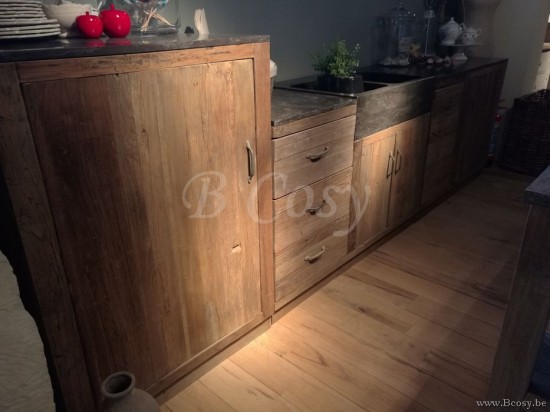 Lee Lewis KITCH 02A KITCHEN Kitchen unit reclaim elm natural with stone top Lee&Lewis Cosy Cottage CUISINE Cottage pool house outdoor kitchen 4 modules with blue limestone double sink 100kg countertop