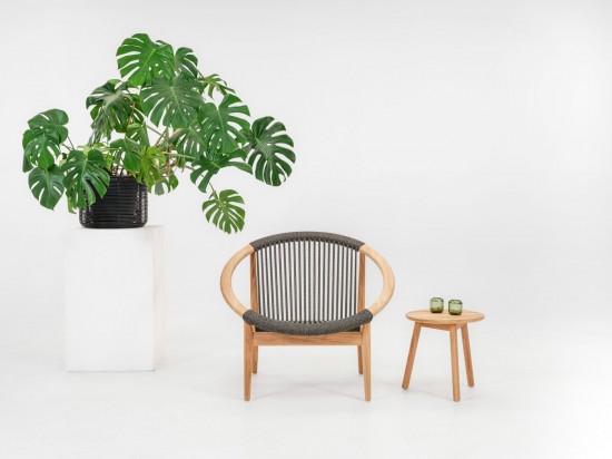 Vincent Sheppard Ivo Pflanzentopf Medium Rund Rahmen aus Schwarz Stahl Schwarz Flechtwerk Polyethylen.