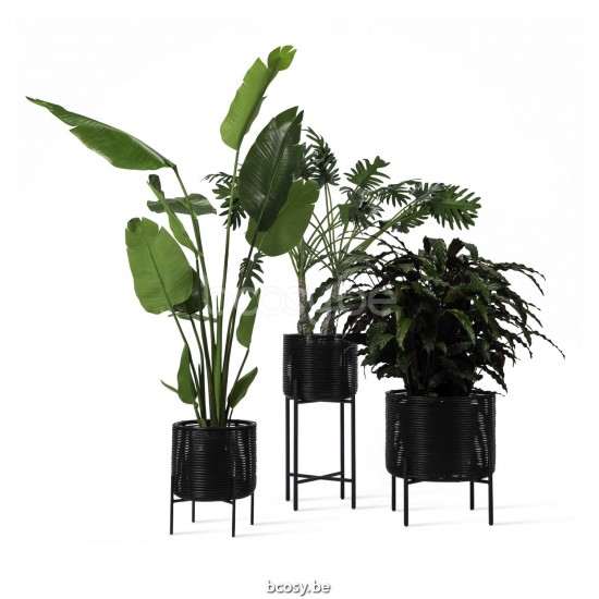 Vincent Sheppard Ivo Dia 29x65h Pot à plantes Grand Cadre en Acier Noir Cordon en osier Noir Polyéthylène.