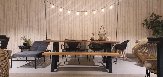 Vincent Sheppard Matteo 195x40 Banc Cadre en Aluminium Noir dessus de table Teck non traité.