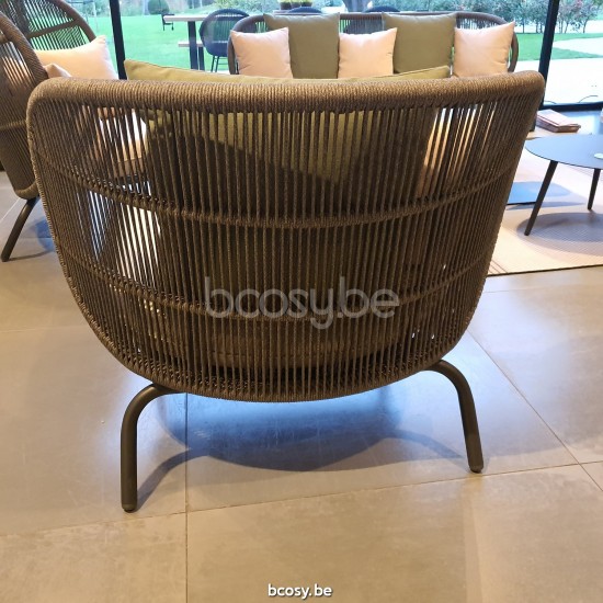 Vincent Sheppard KODO Loungesessel - Set Carbon Beige Kodo Lounge Stuhl Rahmen aus Fossil Grau Aluminium Fossil Grau Seil Polypropylen.