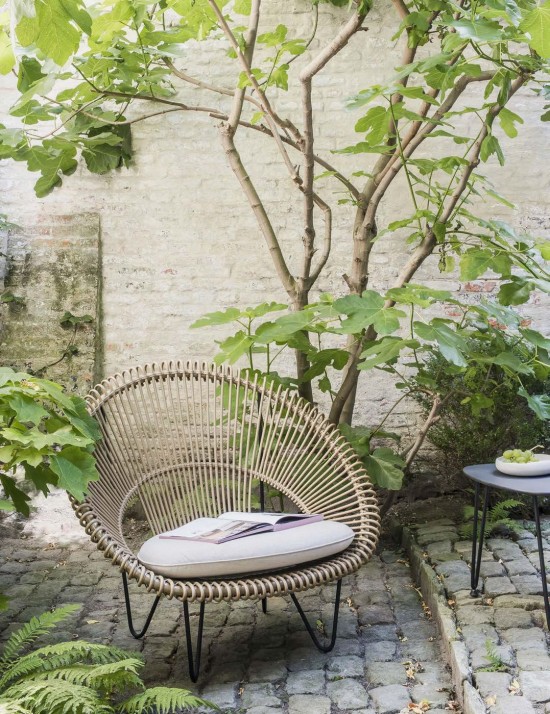 Vincent Sheppard Roy Aussen Kokon gartenstuhl gartenstuehle Rahmen aus Schwarz Stahl Kamel Flechtwerk Polyethylen.