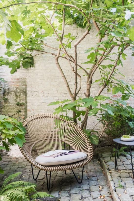 Vincent Sheppard ROY Cocoon Sessel Roy Cocoon Rahmen aus Schwarz Stahl Kamel Flechtwerk Polyethylen.