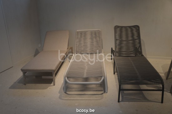 Vincent Sheppard Loop sun beds loungers Black Aluminium frame Black Wicker Polyethylene.