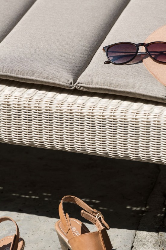 Vincent Sheppard Safi sun beds loungers Old Lace Wicker Polyethylene.