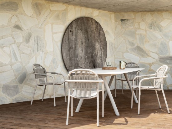 Vincent Sheppard Cleo garden outdoor dining chairs Dune White Aluminium frame Dune White Rope Polypropylene.