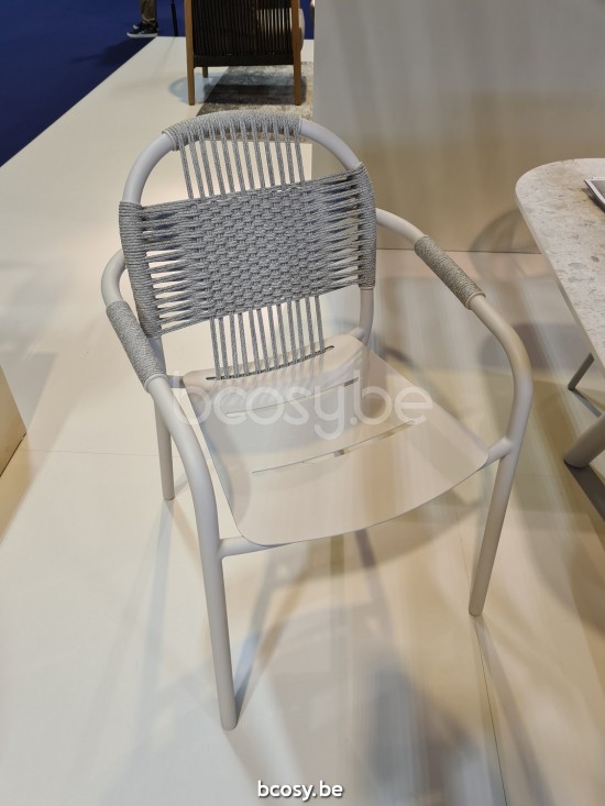 Vincent Sheppard KODO Stuhl - Dune White Cleo Lehnstuhl Rahmen aus Dune Weiß Aluminium Dune Weiß Seil Polypropylen.