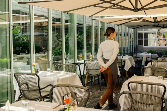 Vincent Sheppard Loop Tuinarmstoelen Fossil Grey Aluminium frame Fossil Grey Touw Polypropyleen.