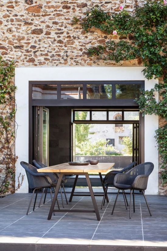 Vincent Sheppard Edgard Stuhl Eine Stahlbasis Edgard Stuhl Rahmen aus Schwarz pulverbeschichtet Stahl A Schwarz Flechtwerk Polyethylen.