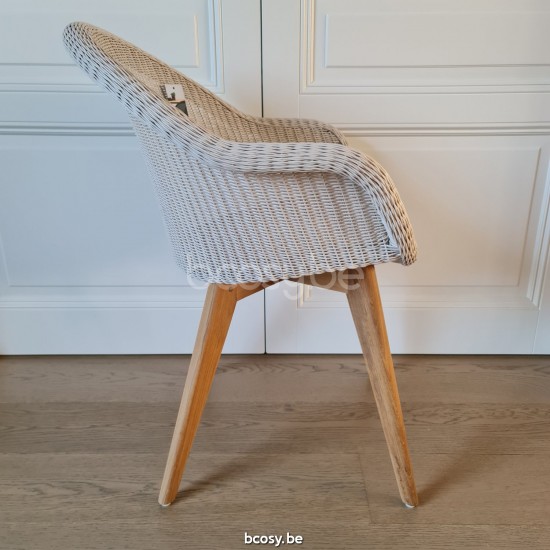 Vincent Sheppard Edgard Tuinarmstoelen Onbehandeld teakhout frame Old Lace Wicker Polyethyleen.