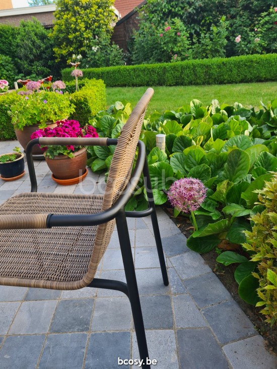 Vincent Sheppard Wicked garden outdoor stacking chair wit synthetic rope Black Aluminium frame Taupe Wicker Polyethylene.