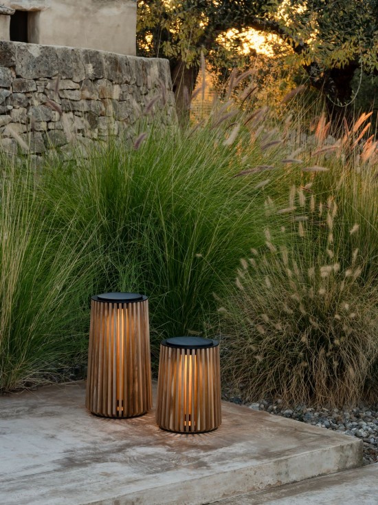 Vincent Sheppard Vincent Sheppard Maya Lamp Large Black Aluminium frame Untreated Teak.