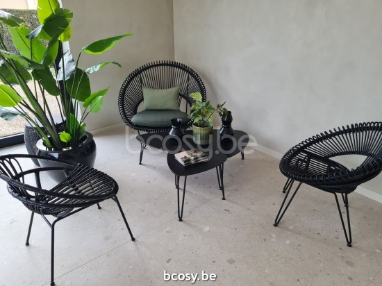 Vincent Sheppard Rozy Garten Couchtische Rahmen aus Schwarz Stahl Plectrum shape.