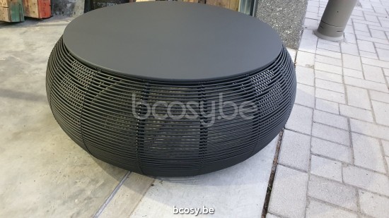 Vincent Sheppard Ivo Rond Table basse ronde Cordon en osier Noir Polyéthylène dessus de table HPL Noir.