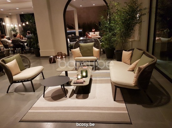 Vincent Sheppard Kodo Garten Beistelltisch 129x45 Rahmen aus Fossil Grau Aluminium Tischplatte Fossil Grau Aluminium.