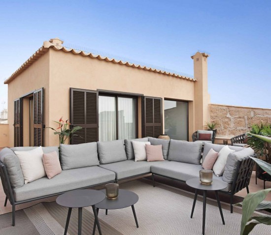 Vincent Sheppard Leo garden outdoor coffee side tables Lava Aluminium frame Round.