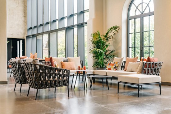 Vincent Sheppard Leo Beistelltisch Ø45 cm Leo Runder Garten Beistelltisch Rund Rahmen aus Lava Aluminium.