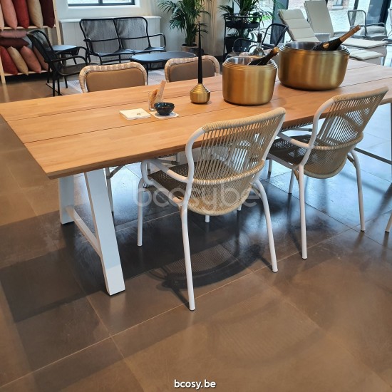 Vincent Sheppard Matteo Gartentisch 285x100 Rahmen aus Dune Weiß Aluminium Tischplatte Unbehandeltes Teakholz.