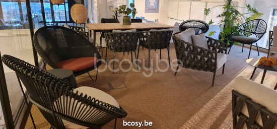 Vincent Sheppard Max Gartentisch Teakholzplatte 180x90 Rahmen aus Schwarz Aluminium Tischplatte Unbehandeltes Teakholz.